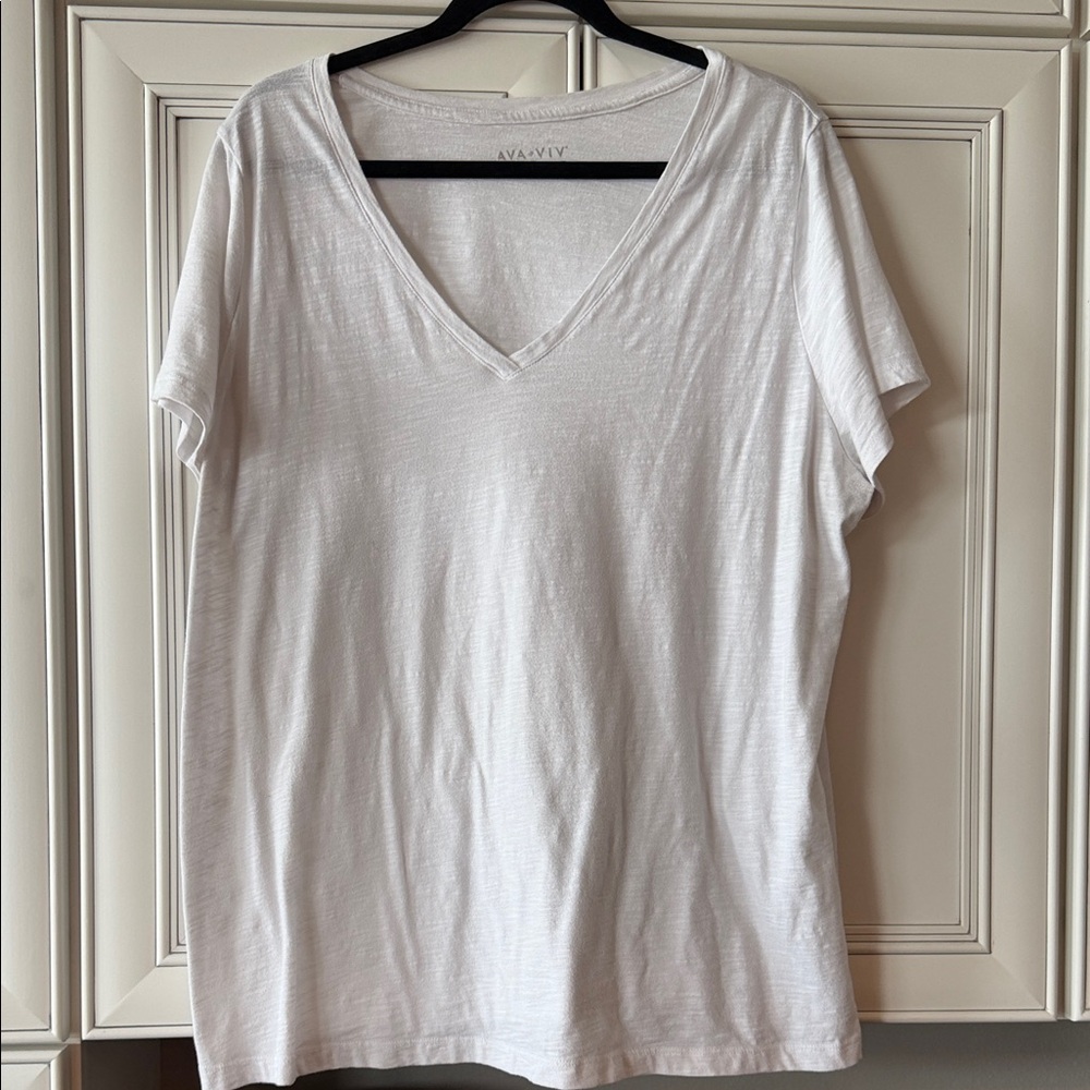 Ava & Viv White V-Neck Short Sleeve Tee — Lightweight Casual Top